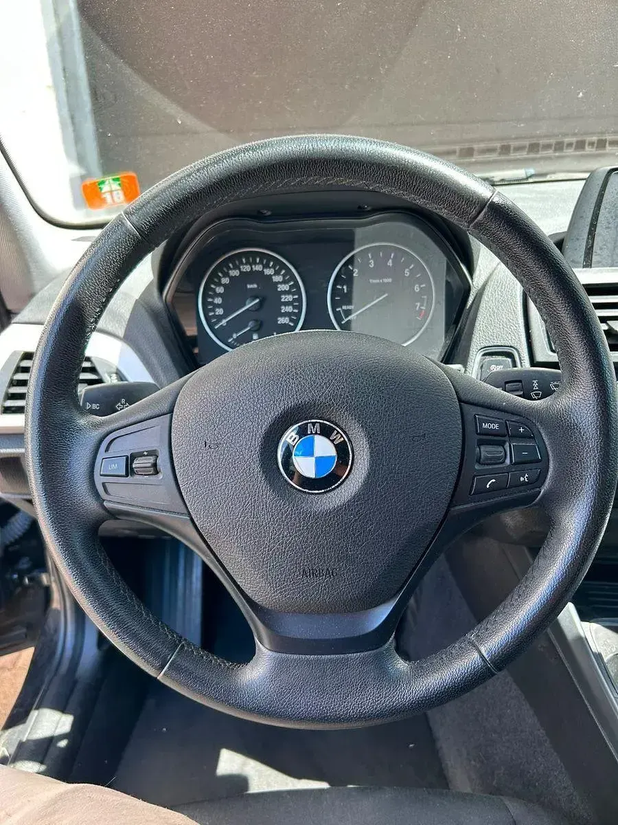 Gebraucht BMW 114 102 PS (75 kW) 2013 Schwarz Kleinwagen