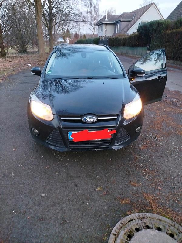 Gebraucht Ford Focus 2014 Schwarz Kombi