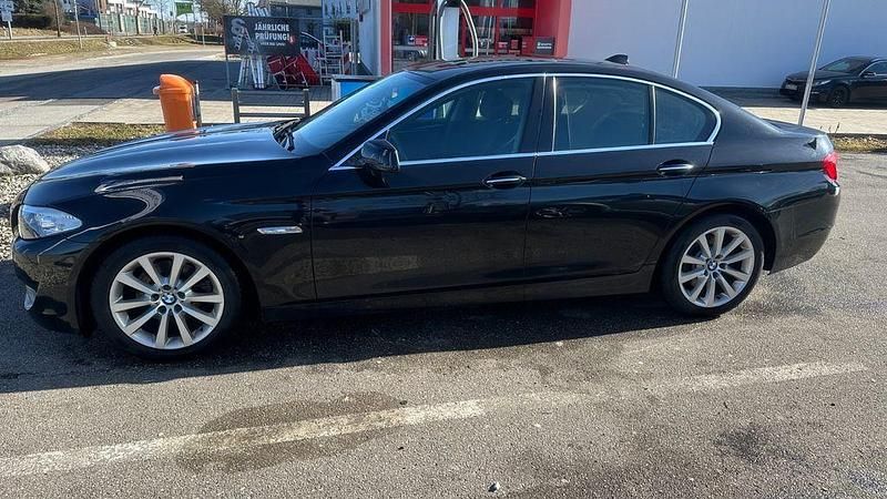 Gebraucht BMW 520 184 PS (135 kW) 2013 Schwarz Limousine