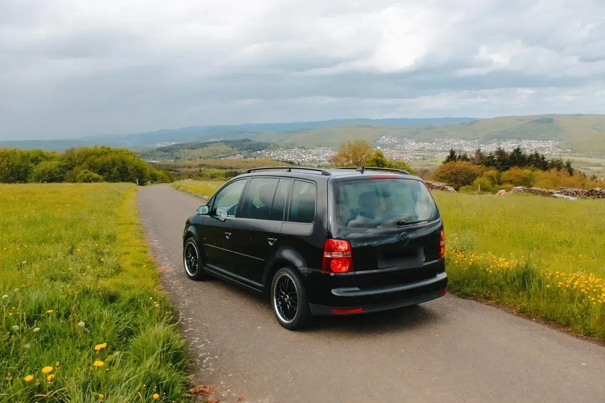 Gebraucht VW Touran 102 PS (75 kW) 2007 Schwarz Van / Kleinbus