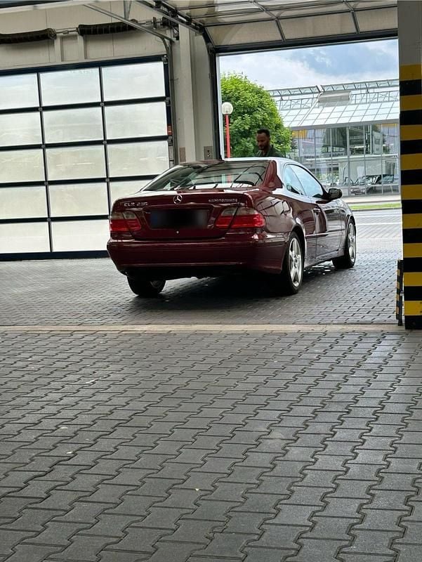 Używany Mercedes CLK230 196 KM (144 kW) 2000 Czerwony Coupe