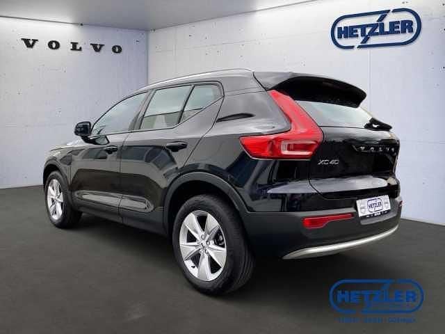 Gebraucht Volvo XC40 Core 163 PS (119 kW) 2024 Onyx black / metallic SUV