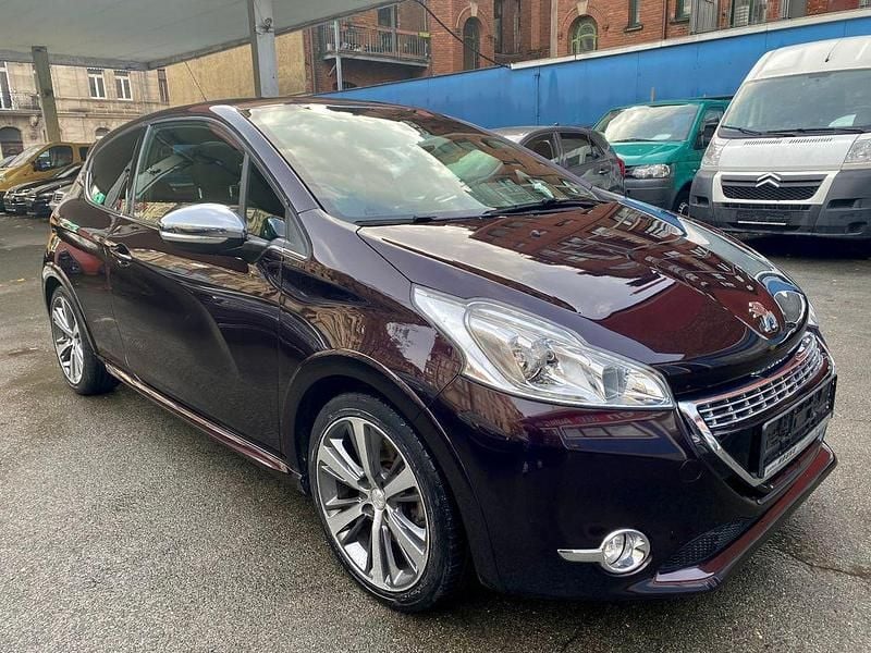 Violett Gebraucht 2014 Peugeot 208 Kleinwagen | 4.990 € (Guter Preis) - Bild 1/4