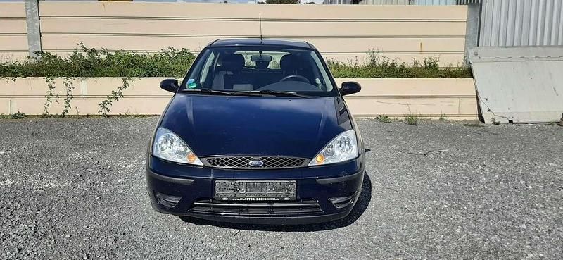 Second-hand Ford Focus 101 CP (74 kW) 2004 Albastru Berlinǎ
