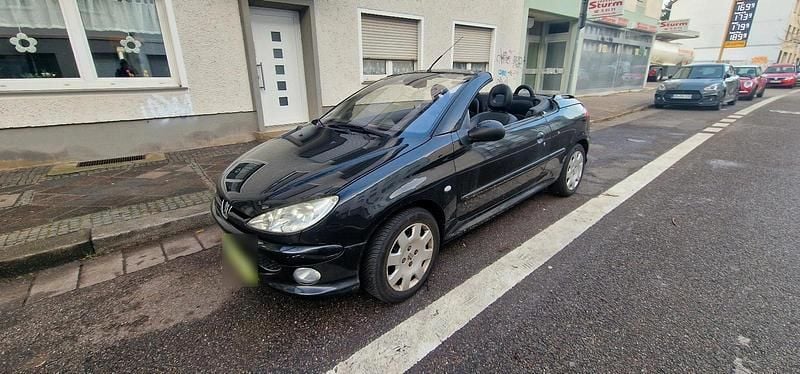 Gebraucht Peugeot 206 CC 109 PS (80 kW) 2005 Schwarz Cabrio