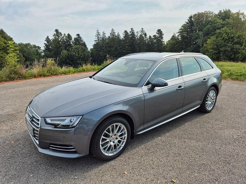 Grau Gebraucht 2018 Audi A4 Design Kombi | 21.800 € (Fairer Preis) - Bild 1/4