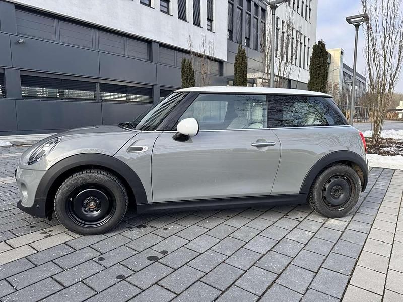 Gebraucht Mini Cooper 136 PS (100 kW) 2019 Grau Kleinwagen