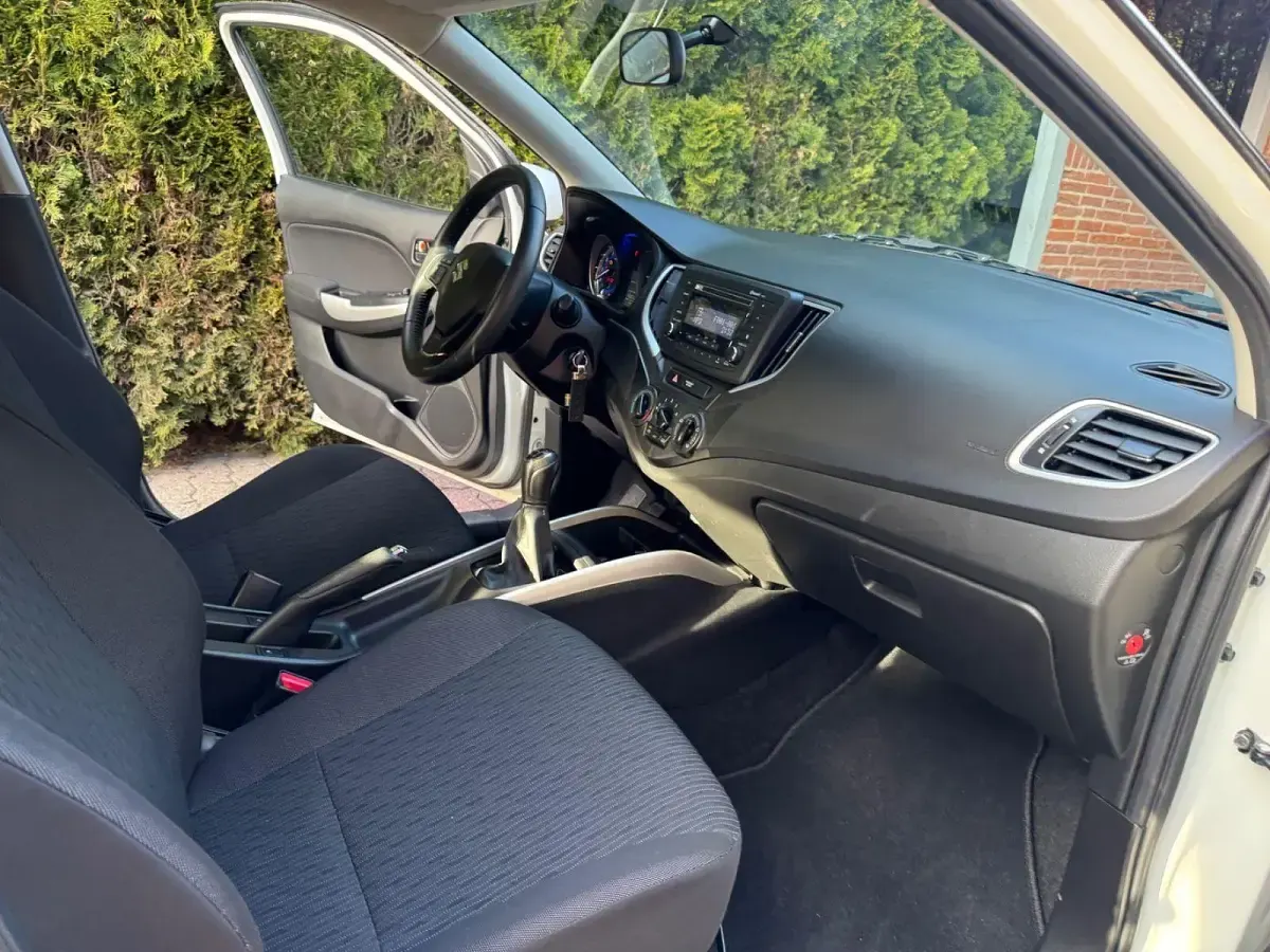 Gebraucht Suzuki Baleno 90 PS (66 kW) 2019 Weiß Kleinwagen