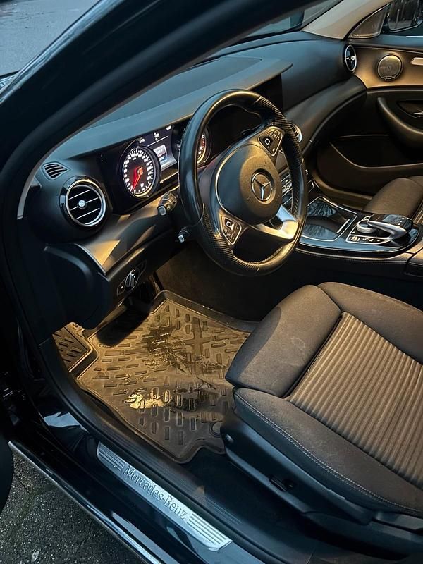 Gebraucht Mercedes 220 194 PS (142 kW) 2016 Schwarz Kombi