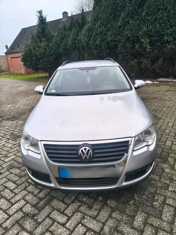Gebraucht VW Passat 140 PS (102 kW) 2008 Silber Kombi