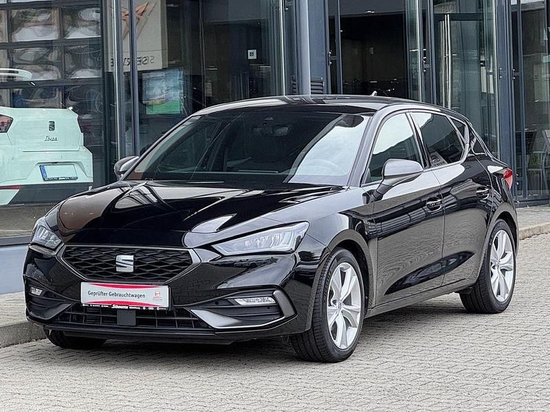 Schwarz Gebraucht 2021 Seat Leon FR Limousine | 17.390 € (Fairer Preis) - Bild 1/4