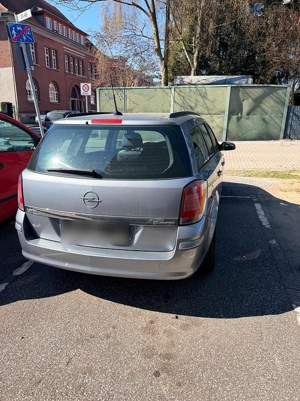 Gebraucht Opel Astra 106 PS (77 kW) 2007 Grau Kombi