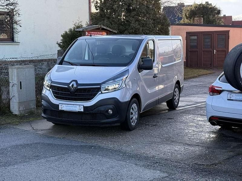 Gebraucht Renault Trafic Komfort 120 PS (88 kW) 2019 Platingrau Van / Kleinbus