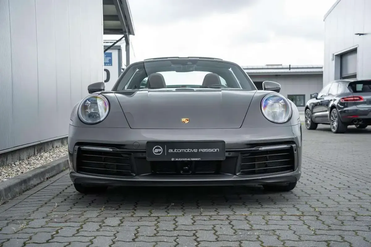 Gebraucht Porsche 992 480 PS (353 kW) 2021 N0 achatgraumetallic Coupé