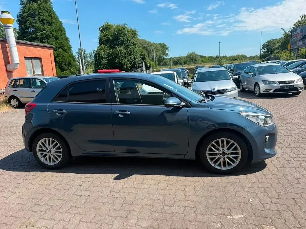 Gebraucht Kia Rio DREAM-TEAM Edition 84 PS (61 kW) 2018 Blau Limousine