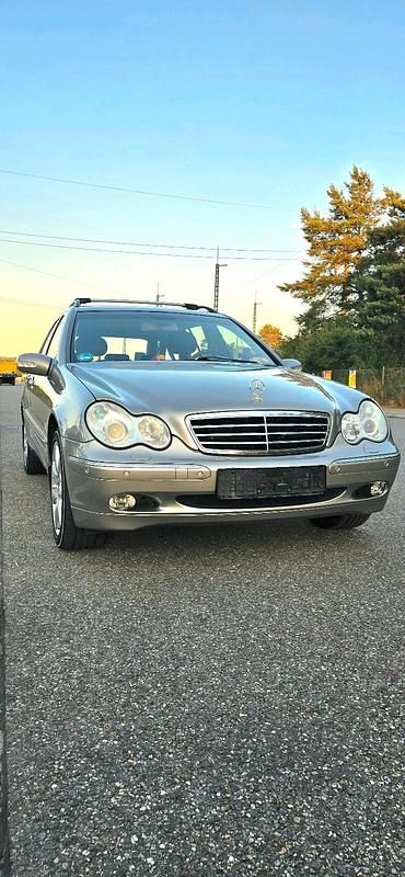 Silber Gebraucht 2002 Mercedes C200 Elegance Kombi | 5.400 € - Bild 1/4