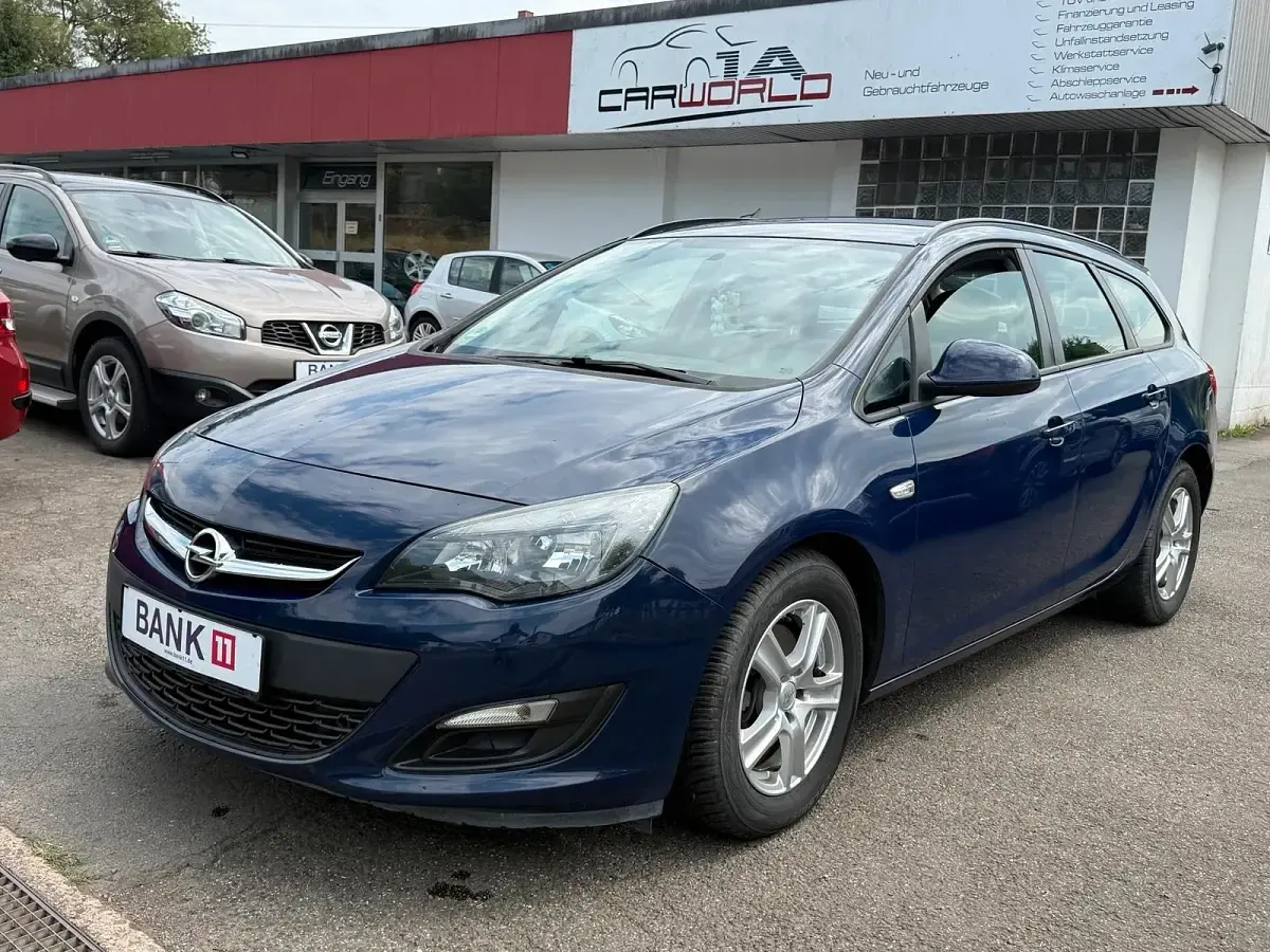 Gebraucht Opel Astra Selection 110 PS (80 kW) 2013 Blau Kombi