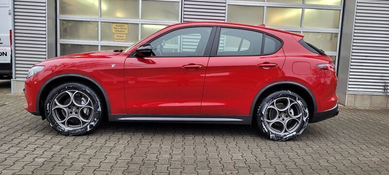 Gebraucht Alfa Romeo Stelvio Ti 209 PS (153 kW) 2023 Rosso alfa SUV