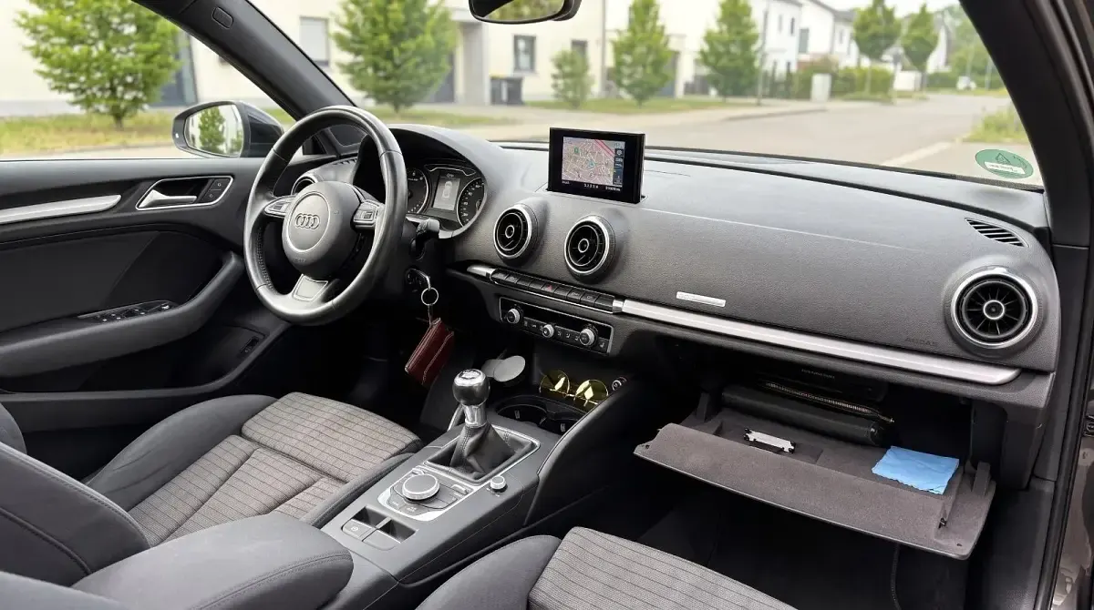 Gebraucht Audi A3 Cabriolet 116 PS (85 kW) 2016 Schwarz Cabrio