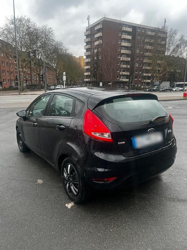 Gebraucht Ford Fiesta 71 PS (52 kW) 2011 Schwarz Kleinwagen