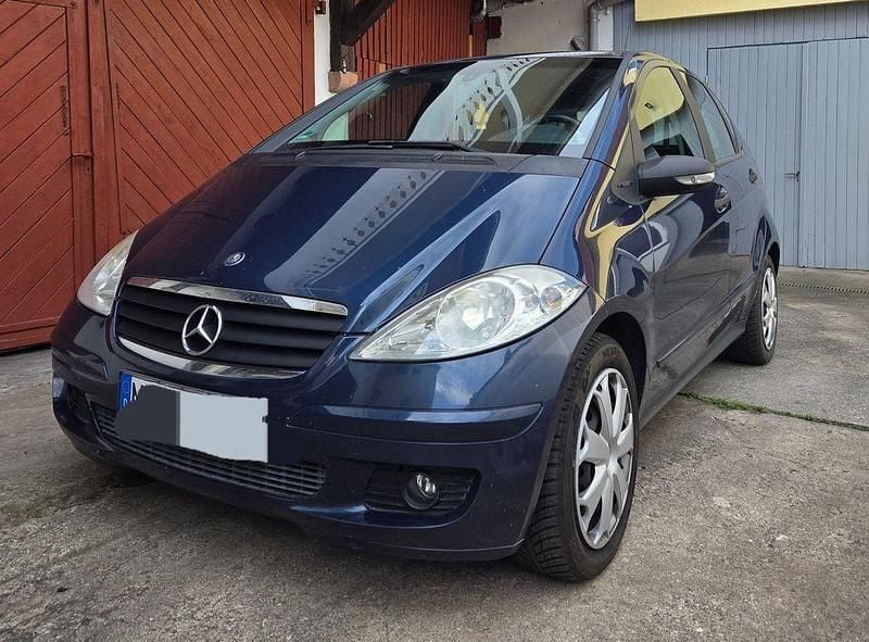 Blau Gebraucht 2004 Mercedes A200 Classic Van / Kleinbus | 1.800 € (Fairer Preis) - Bild 1/4