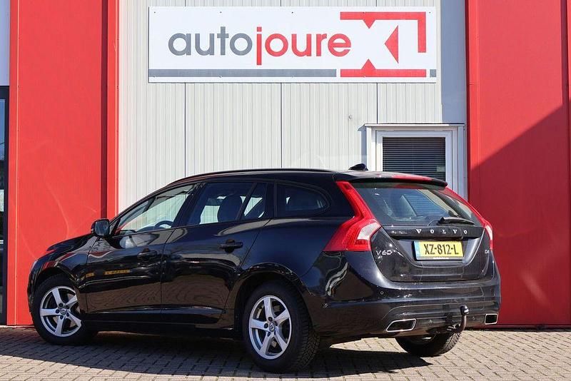 Gebraucht Volvo V60 Summum 190 PS (139 kW) 2018 Schwarz Kombi