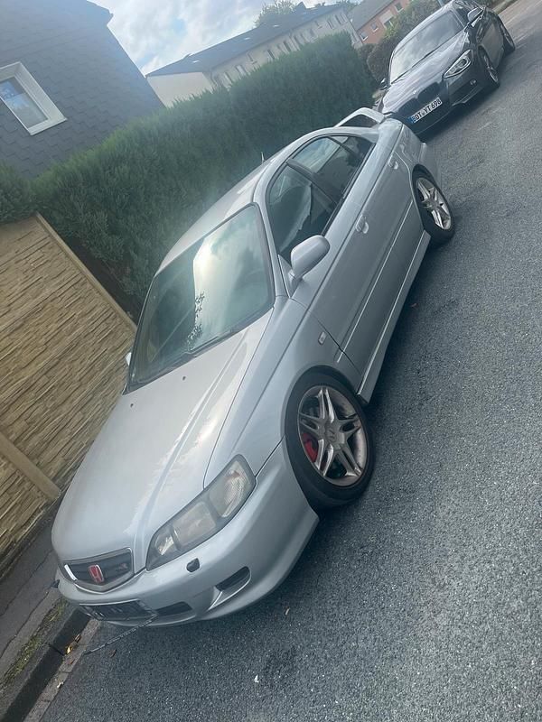 Silber Gebraucht 2001 Honda Accord Type R Limousine | 8.300 € - Bild 1/4