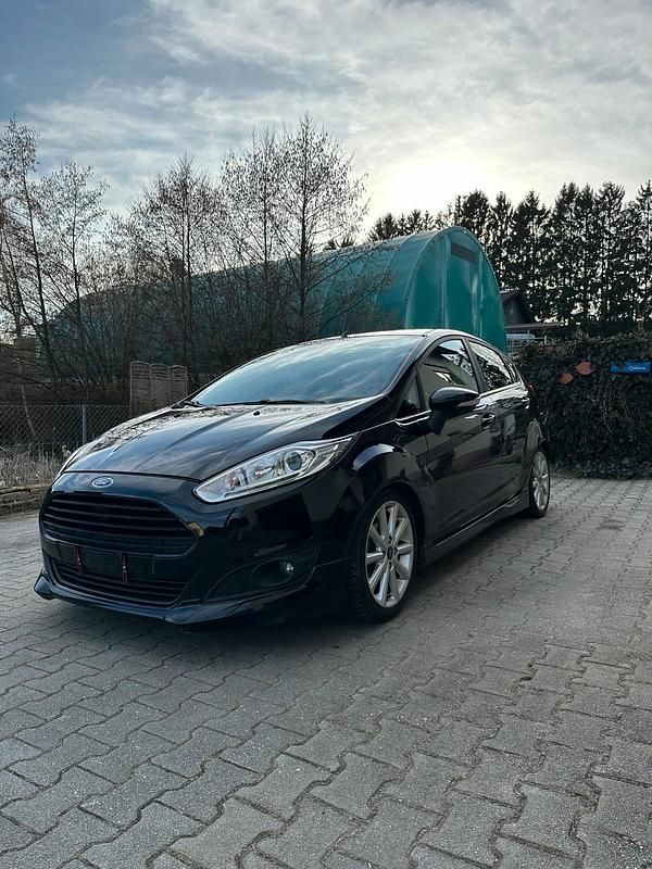 Gebraucht Ford Fiesta Titanium 125 PS (91 kW) 2017 Schwarz Kleinwagen