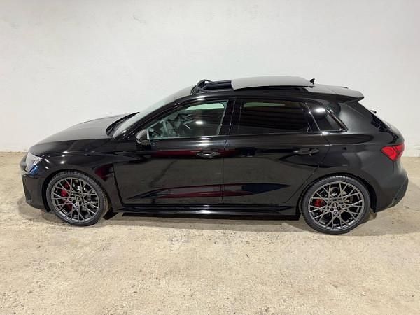 Neu Audi RS3 Sportback Comfort 400 PS (294 kW) 2025 Schwarz (mythosschwarz metallic) Kleinwagen