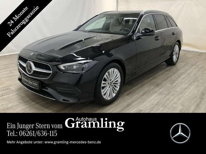 Obsidianschwarz (metallic) Gebraucht 2023 Mercedes C200 Avantgarde Kombi | 37.919 € (Etwas zu teuer) - Bild 1/4