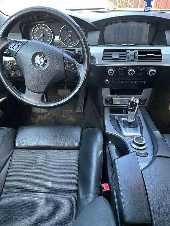 Gebraucht BMW 520 163 PS (119 kW) 2008 Schwarz Kombi
