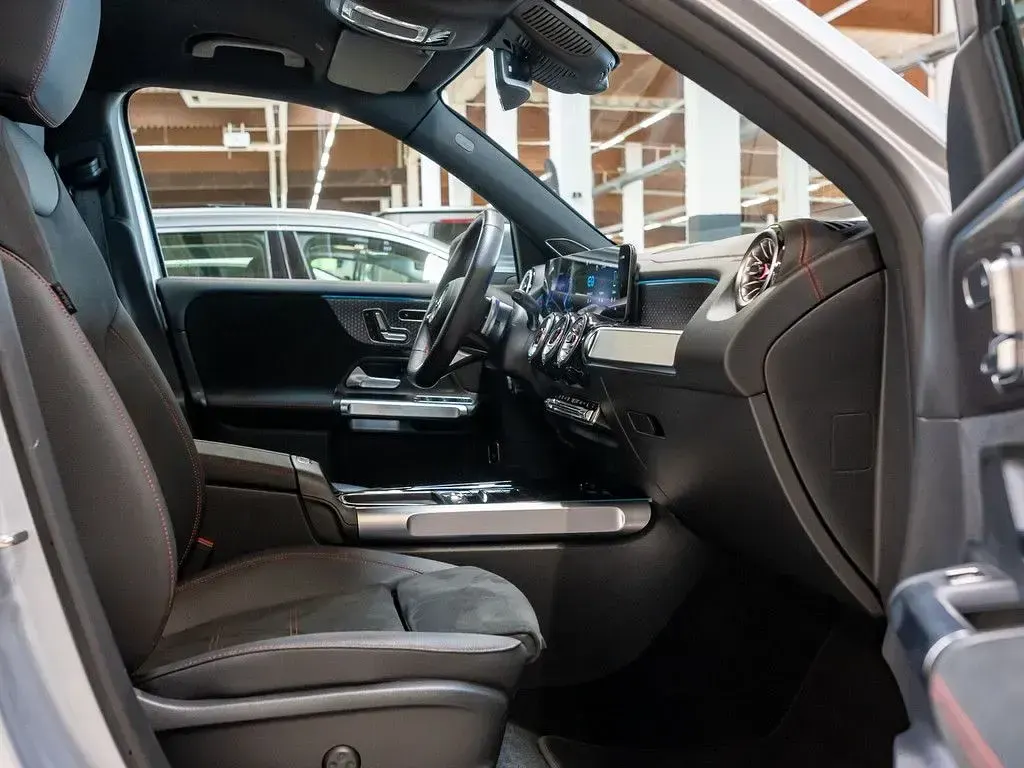 Gebraucht Mercedes EQB350 Premium 214 kW (292 PS) 2025 Silber / hightechsilber SUV