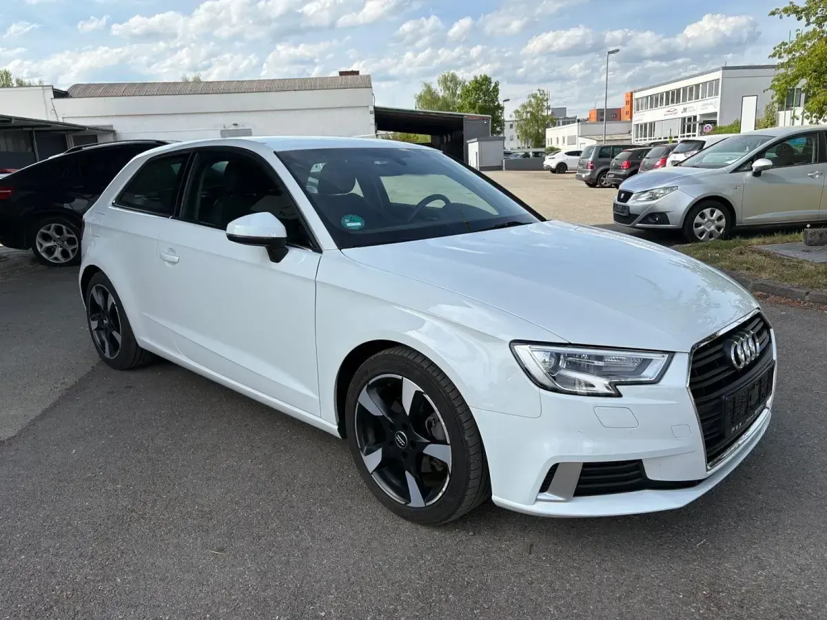 Gebraucht Audi A3 Sport 150 PS (110 kW) 2017 Weiß Limousine