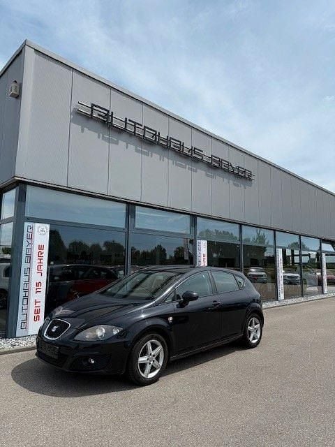 Schwarz Gebraucht 2011 Seat Leon Limousine | 2.190 € (Superpreis) - Bild 1/4