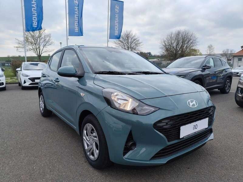 Gebraucht Hyundai i10 Select 63 PS (46 kW) 2025 Grün Kleinwagen