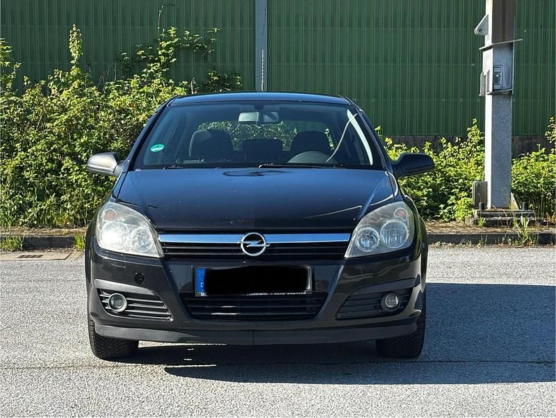 Second-hand Opel Astra 125 CP (91 kW) 2006 Negru Hatchback