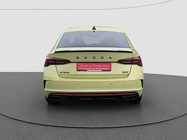Neu Skoda Octavia RS 265 PS (194 kW) 2025 Grau Kombi