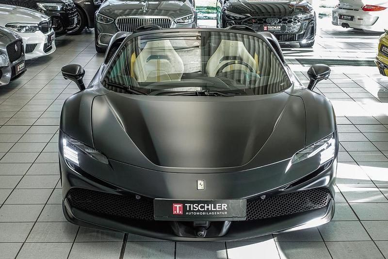 Gebraucht Ferrari SF90 2022 Schwarz Cabrio