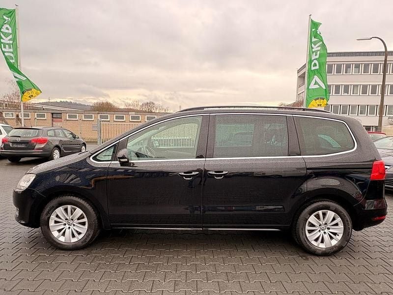 Schwarz Gebraucht 2013 VW Sharan Comfortline Van / Kleinbus | 8.990 € (Superpreis) - Bild 1/4
