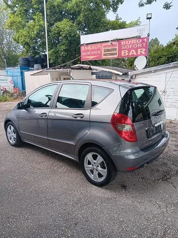 Gebraucht Mercedes A200 Avantgarde 140 PS (102 kW) 2012 Grau Kleinwagen