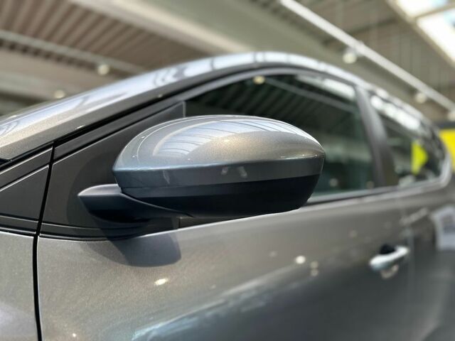 Second-hand Dacia Sandero Expression 91 CP (66 kW) 2022 Andere farbe Hatchback