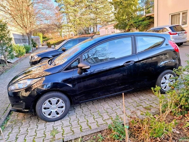 Schwarz Gebraucht 2014 Ford Fiesta Kleinwagen | 3.990 € - Bild 1/4