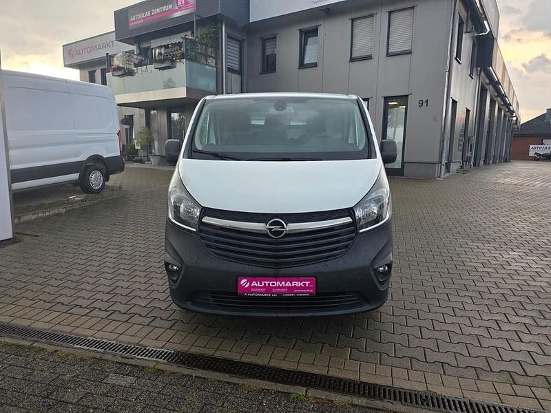 Weiß Gebraucht 2017 Opel Vivaro Van | 7.390 € (Superpreis) - Bild 1/4