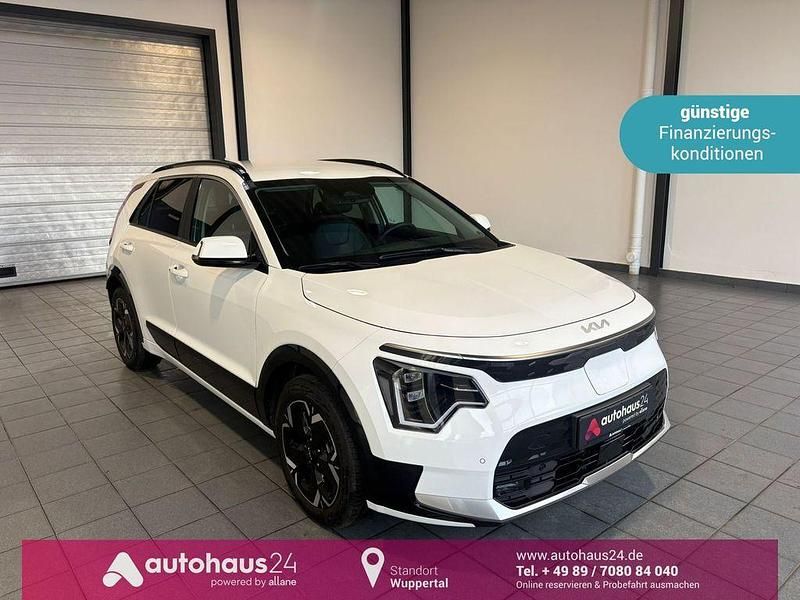 Weiß Gebraucht 2023 Kia e-Niro Inspiration SUV | 25.990 € (Guter Preis) - Bild 1/4