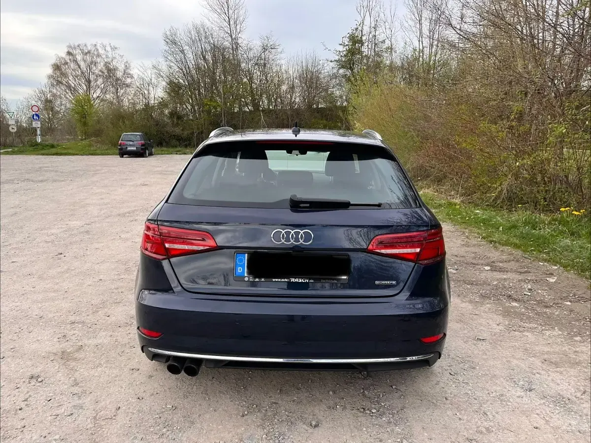 Gebraucht Audi A3 Design 190 PS (139 kW) 2017 Blau Limousine