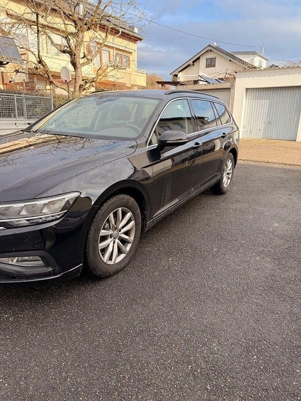 Schwarz Gebraucht 2020 VW Passat Business Kombi | 19.500 € (Superpreis) - Bild 1/4