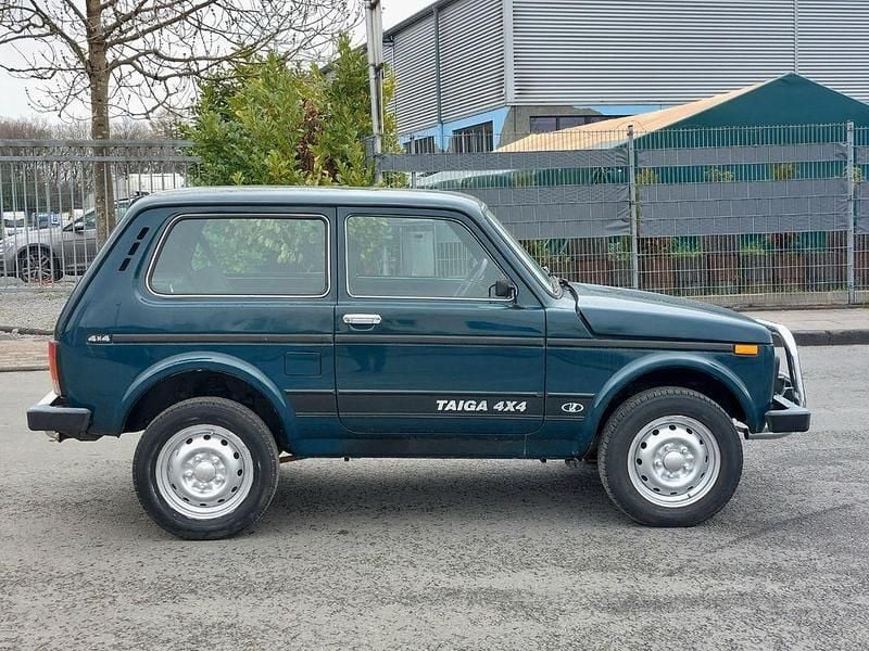 Gebraucht Lada niva 82 PS (60 kW) 2009 Blau SUV