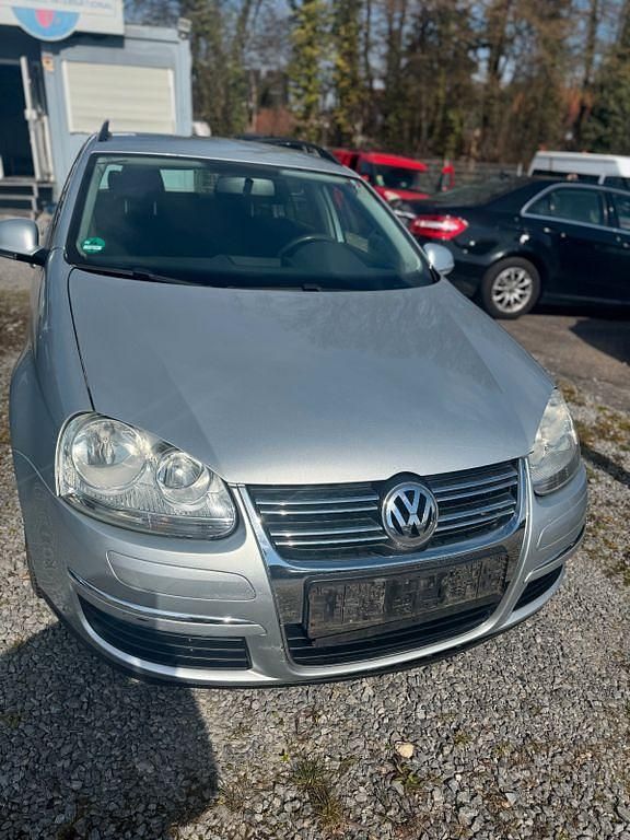 Gebraucht VW Golf V Trendline 105 PS (77 kW) 2008 Silber Kombi