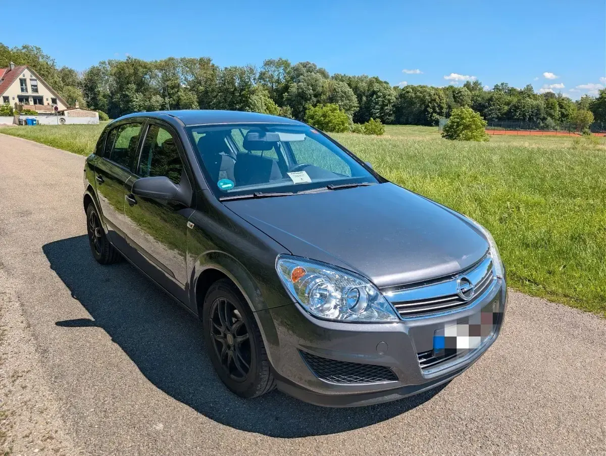 Gebraucht Opel Astra 116 PS (85 kW) 2009 Grau Limousine