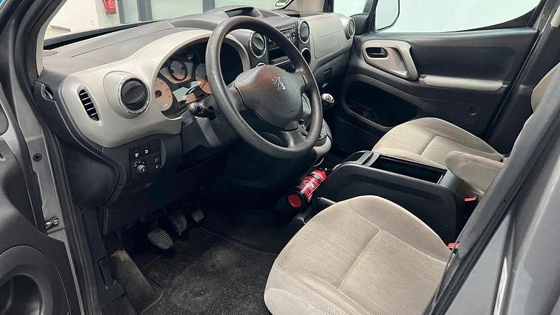 Gebraucht Peugeot Partner Tepee Tendance 109 PS (80 kW) 2008 Grau Van / Kleinbus